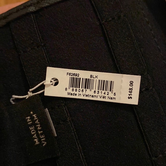 Coach trifold wallet cuff link and tie bar gift box set. New - Picture 1 of 3
